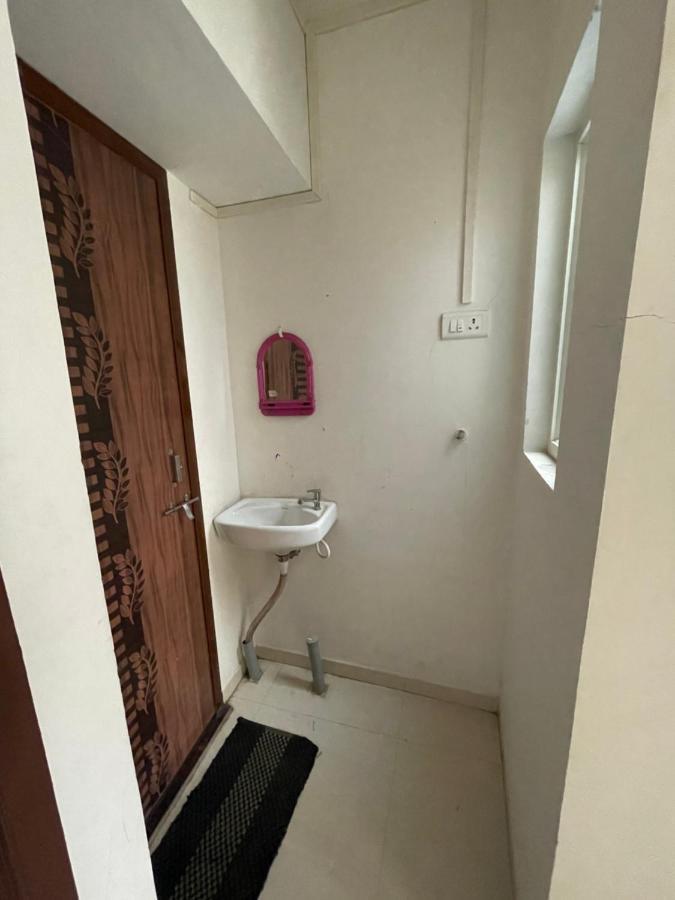 Villa Shree Sadguru Krupa Yatri Niwas Kolhapur Exterior foto
